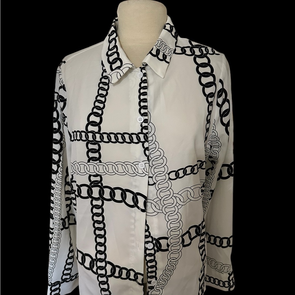 Elegant Chain Pattern Button-Up Blouse